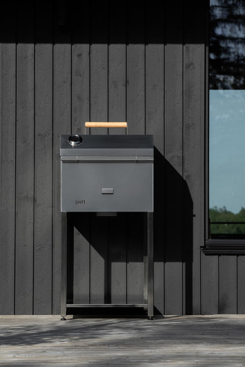 Outdoor-Holzkohlegrill